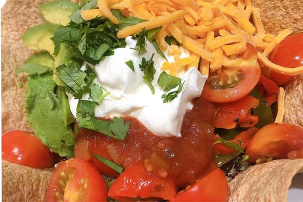 QUINOA TACO SALAD BOWL