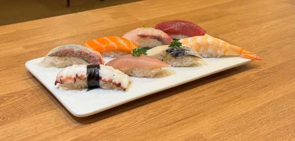 8 pcs chef's choice nigiri