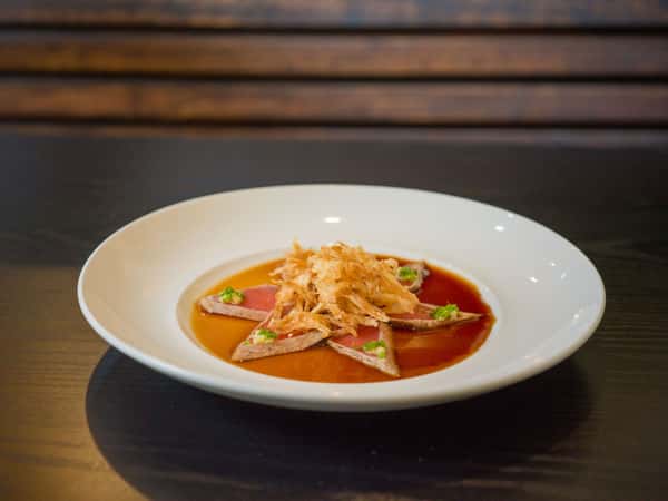 Tuna tataki crispy onion Sashimi