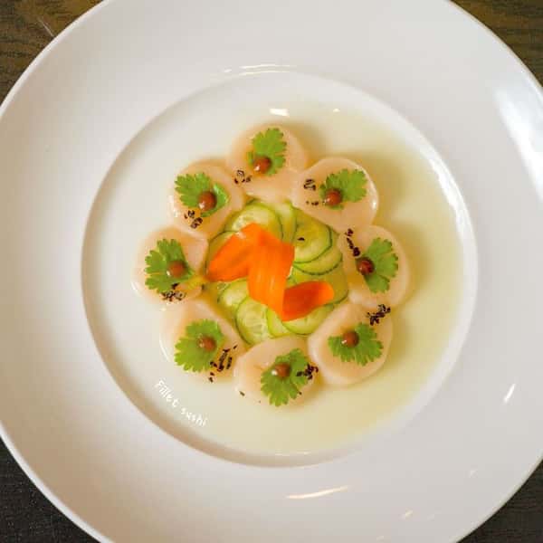 Scallop carpaccio sashimi