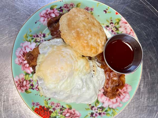 Hot Chicken n Biscuits