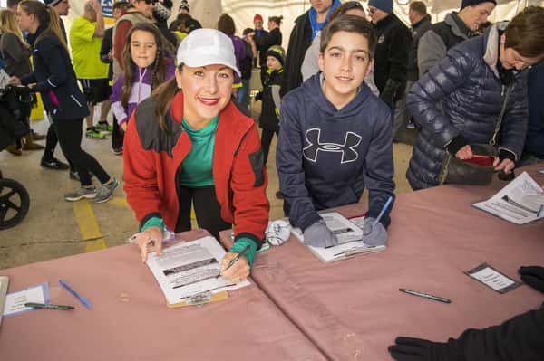 people signing up for the race