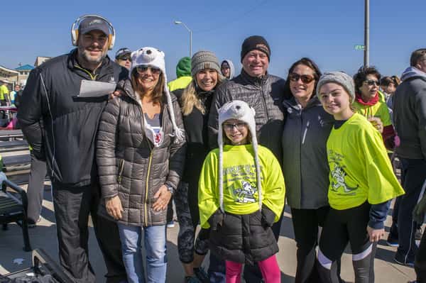 race runner contestants smiling