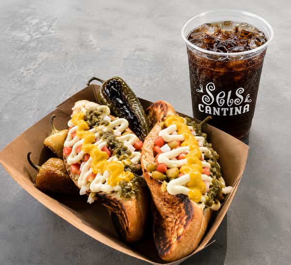 (4) Combo Cuatro: 2 Sonoran Dogs + Beverage
