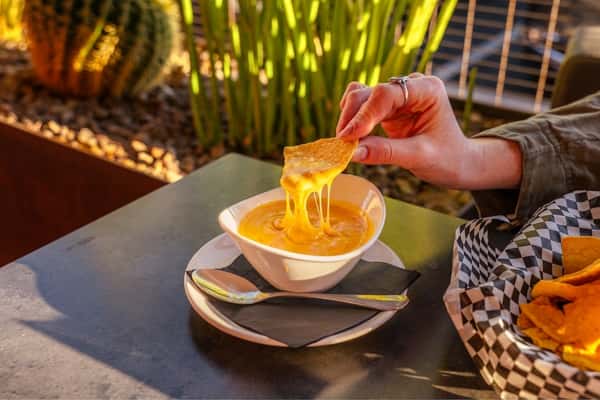 Queso Dip Appetizer at Seis