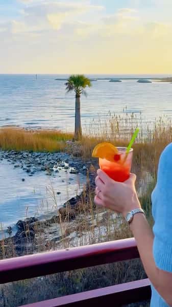 Fresh coastal dishes. Handcrafted cocktails. Live music on the dock. Golden-hour dinners overlooking Pensacola Bay.
Come see what’s waiting at the waterfront table of downtown Pensacola.