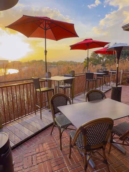 Watch the sky turn golden from your table at Nick’s.
Evenings call for fresh coastal dishes, a favorite drink in hand and a little extra time to take in the view. ⚓️