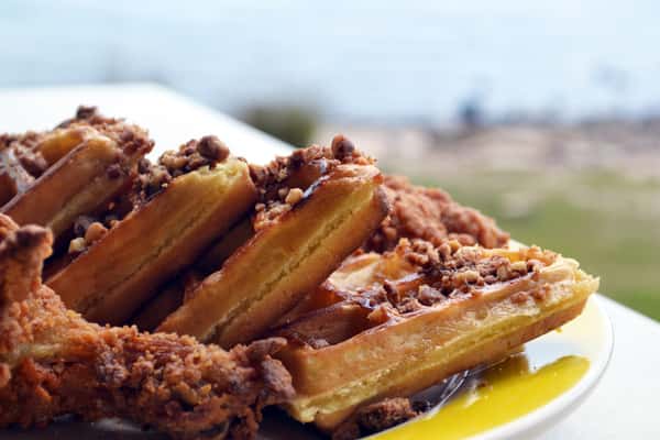 CHICKEN & WAFFLES