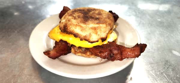 English Muffin Sandwich with One Egg, Bacon and Cheese