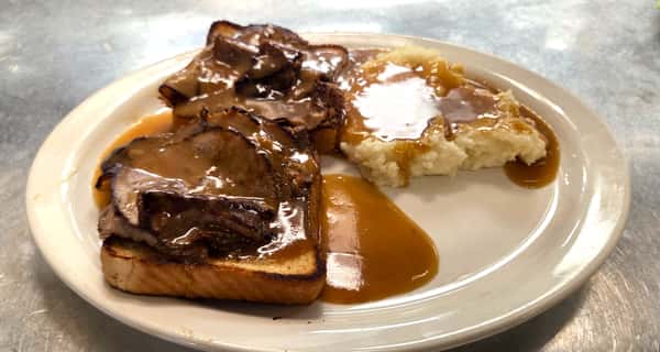 Hot Roast Beef Sandwich with Gravy