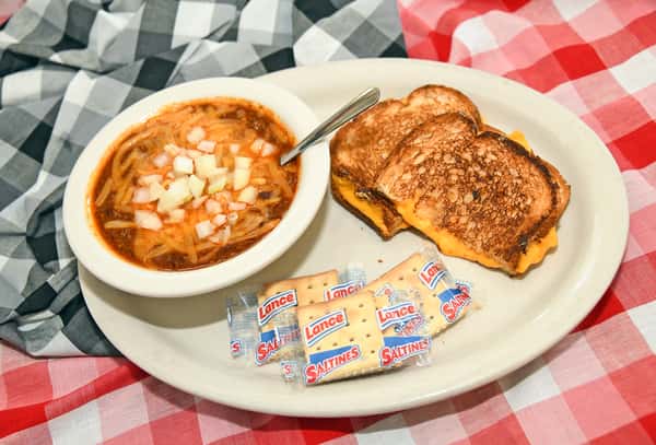 Chili & Grilled Cheese Sandwich