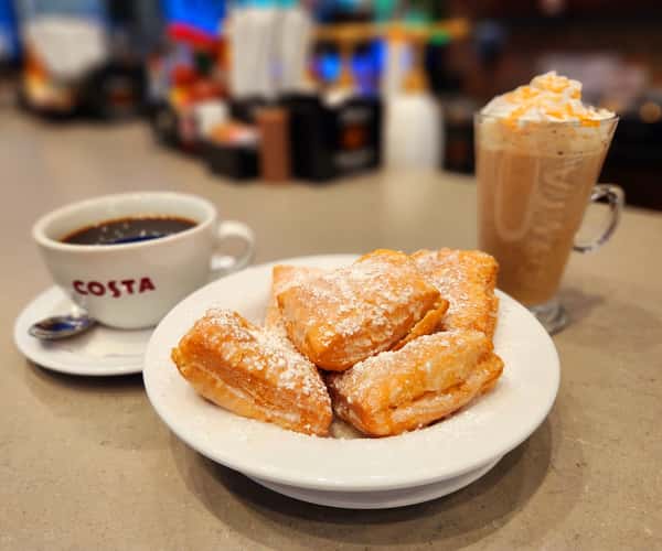 beignets and coffee