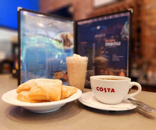 beignets and coffee