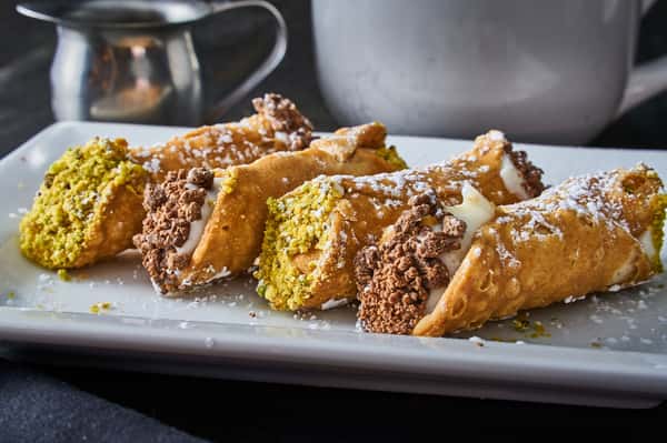 cannolis