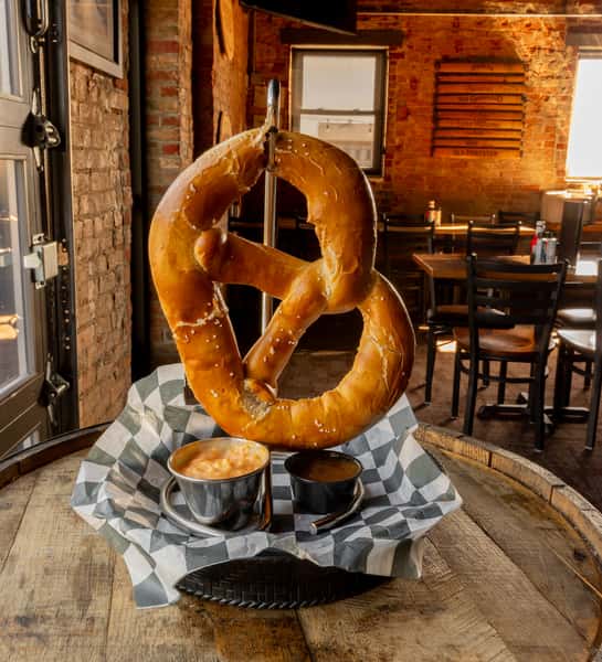 TAVERN PRETZEL