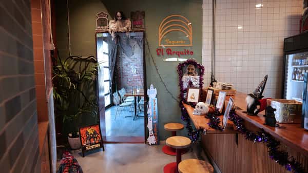 Deep Ellum halloween decor3