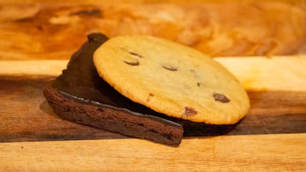 Fresh Baked Chocolate Chip Cookies