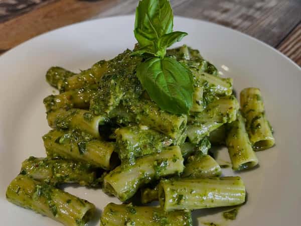 Rigatoni Al Pesto & Cream