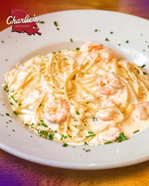 Some meals don't ask for attention, they earn it.
Our Alfredo with Linguini starts with tender linguini, gets tossed in our creamy house Alfredo sauce, and is finished with your choice of shrimp, crawfish, or chicken.
Simple. Satisfying. Exactly what pasta night should be.
#charliescreolekitchen #eastdallas #dallasfood #dallastx #dallasfoodies #charliescreoledtx #LowerGreenville #dallas #dallasmardigras #dallascatholic #stthomasaquinasdallas #lowergreenvilledallas #eastsidedallas #lakewooddallas #mstreetsdallas