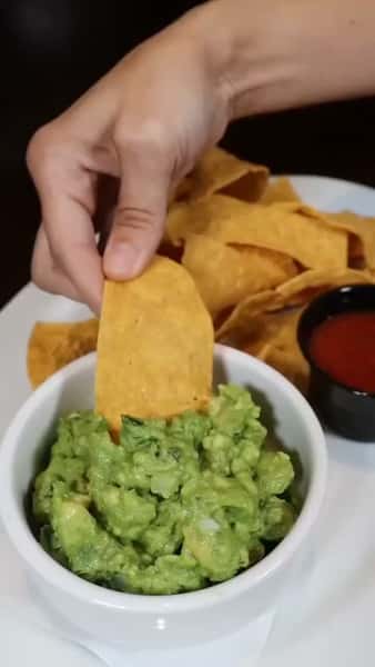 🏈 Game day fuel? We've got you covered. 

Big plays call for big flavor. Grab the crew, claim your table, and let Sam's handle the food while you focus on the game. 

And don't forget — $3 Garage Beer all season long. 🍺

📍All Sam's locations
Make Our Place, Your Place.

#SamsPlace #GameDay #FootballSeason #NashvilleEats #GameDayEats