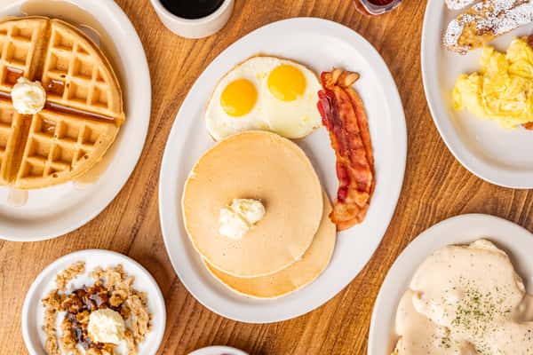 Pancakes egg and bacon