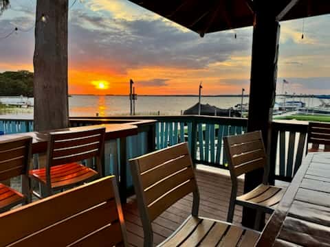 tiki sunset