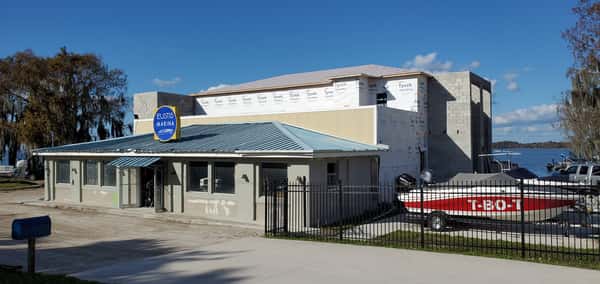 Front of rewstuarant 4