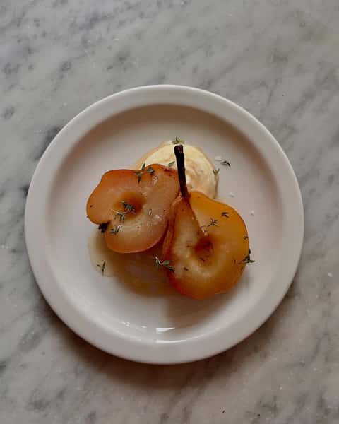 Pears slow roasted in honey, served with creamed Gorgonzola & an extra drizzle of honey & thyme on top.
#pears #honey #peardessert #seasonalfruit