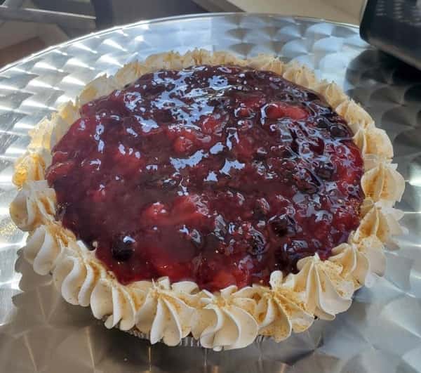Mixed Berry Cheesecake Pie