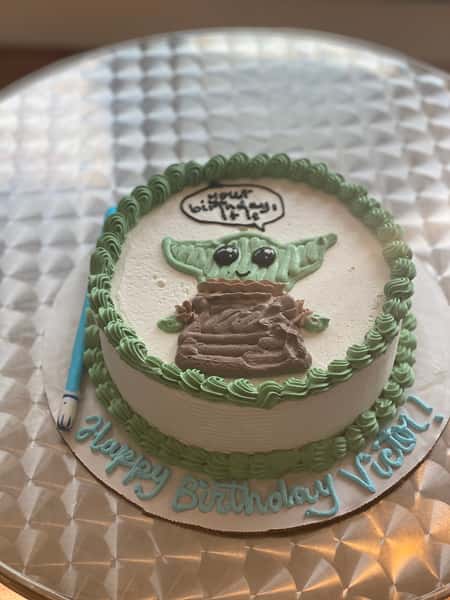 baby yoda cake