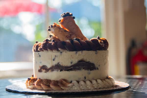 cannoli supreme cake
