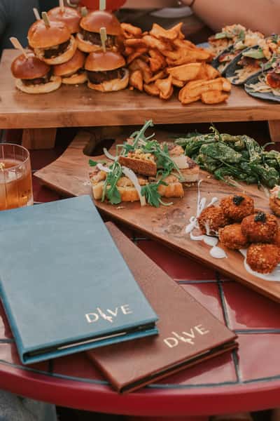 Dive Food & Cocktail