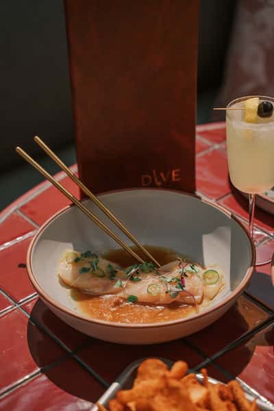 Dive Food & Cocktail
