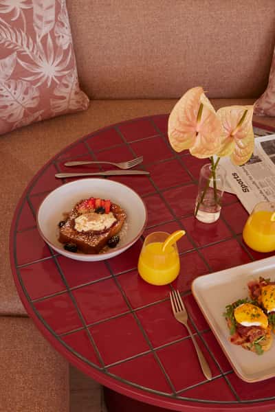 Brackfast table