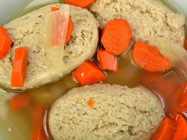 Quart Gefilte fish served with horse radish beat sauce