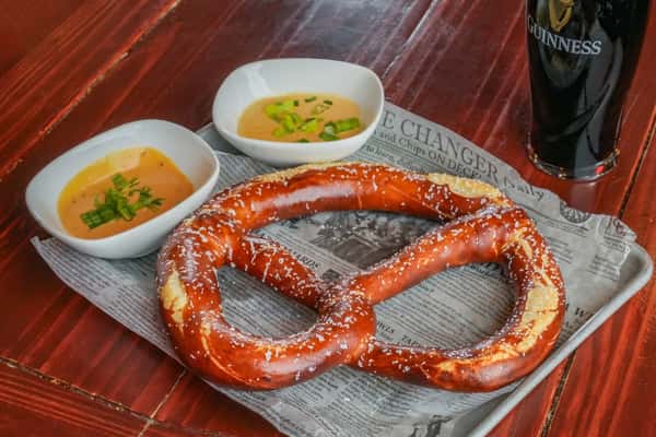 "BIG SIS" Pretzel