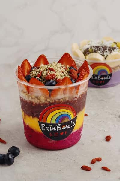 acai bowls with strawberry