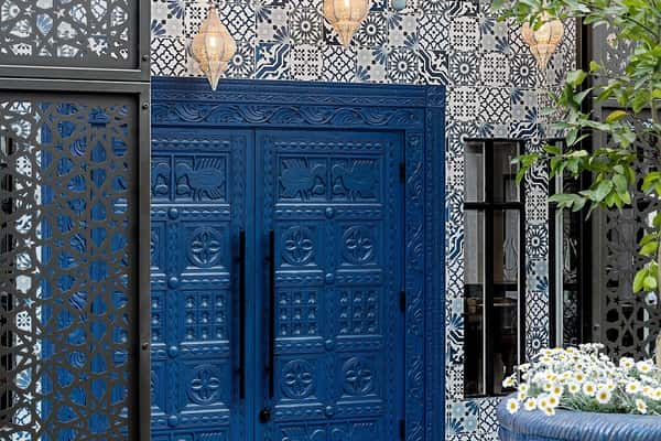blue door