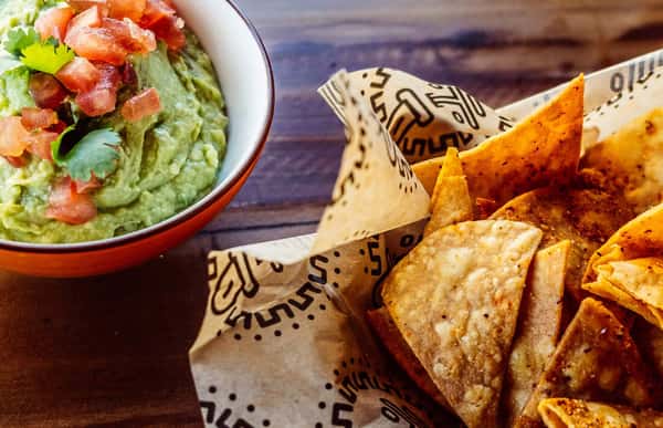 Guac & housemade chips