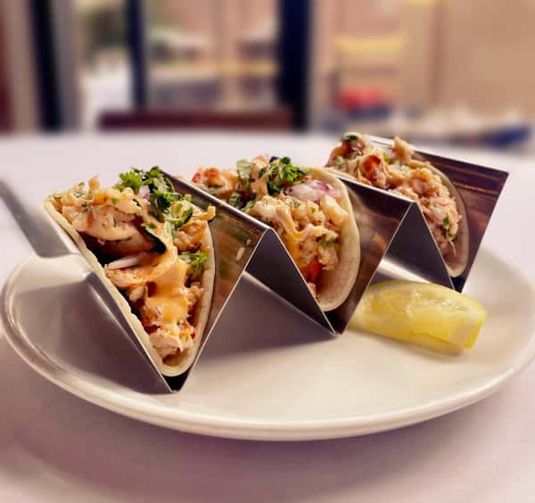 Final weeks to enjoy seasonal favorites like our lobster tacos (pssst… they’re even gluten free for #celiacawarenessday ) before we roll out fall specials and new menu items at the end of this month! Get ready for cozy season at Novara!! 🍁🍂