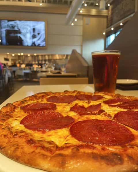 You don’t have to tell us twice that today is #pepperonipizzaday 🍕🍕🍕🍕🍕🍕

The pizza oven is fired up and ready to go, we’re just waiting for you!