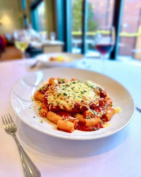 You can’t go wrong with a classic! 🍝👌🏻

That’s why we absolutely had to include our beloved chicken parm on our special Dine Out Boston menu… come and see what all the hype is about!