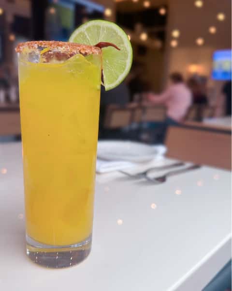 This month's charity cocktail, Hot Mango Mama, is perfect for Cinco de Mayo, Mother's Day and more! Sweet and spicy, and for a good cause too 🩷 Help us support the Cassidy Murray Foundation all month long, and we will donate $2 for each cocktail sold.