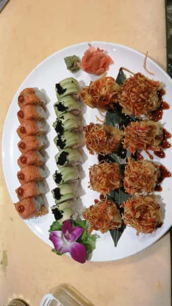 sushi tray decorated