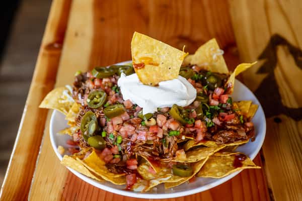 pulled pork nachos and an amazing happy hour