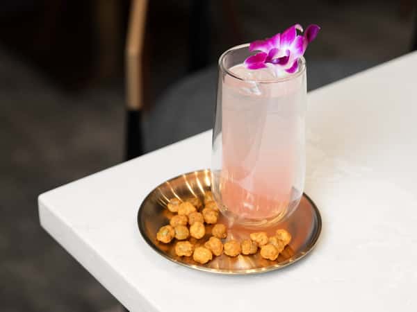 Cocktail and snak