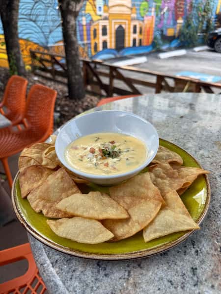 Chips & Queso