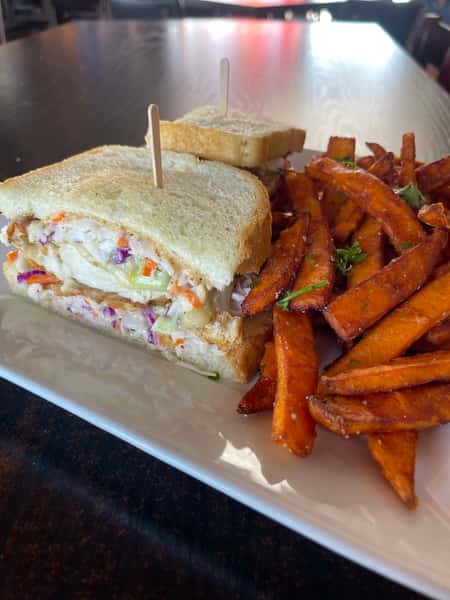 CRISPY CHICKEN SANDWICH