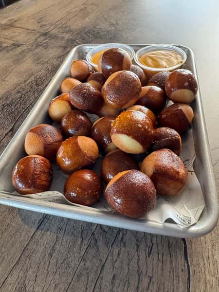 PRETZEL BITES