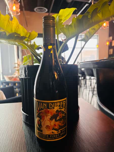 Vanduzer Pinot Gris Bottle